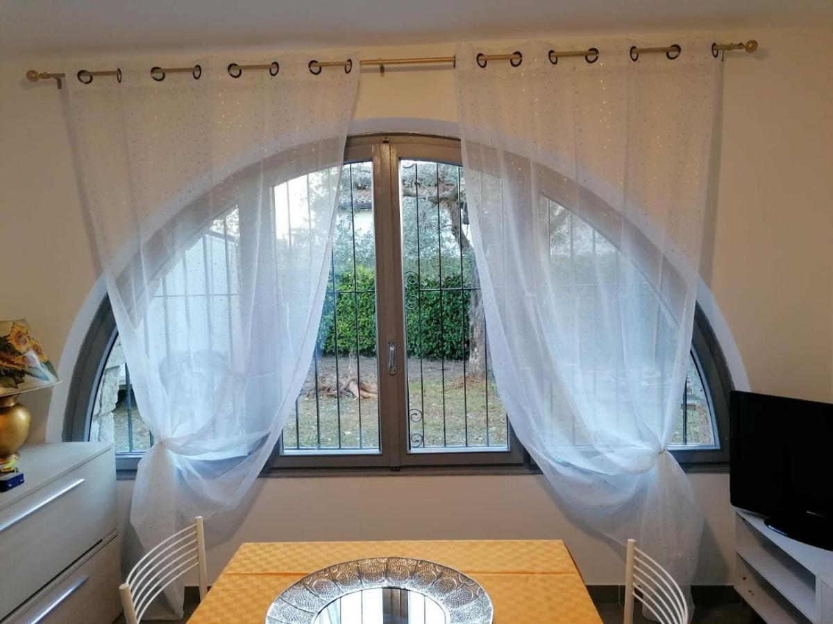 לאזיסה Villa La Magnolia - Private Beach Access, Garden, Views מראה חיצוני תמונה