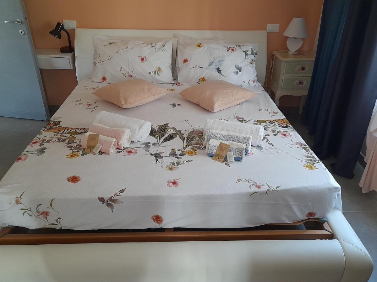 לאזיסה Villa La Magnolia - Private Beach Access, Garden, Views מראה חיצוני תמונה