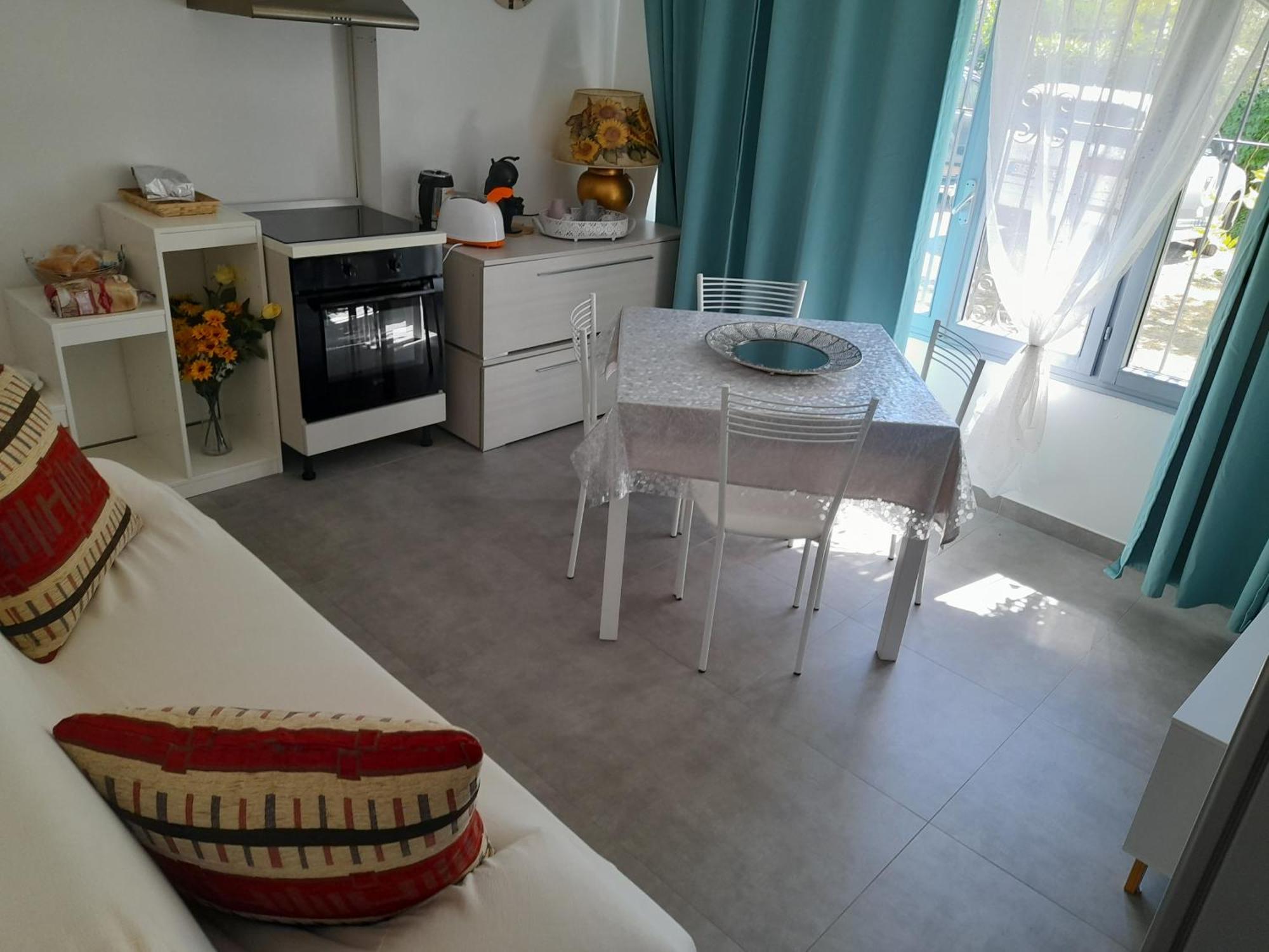לאזיסה Villa La Magnolia - Private Beach Access, Garden, Views חדר תמונה