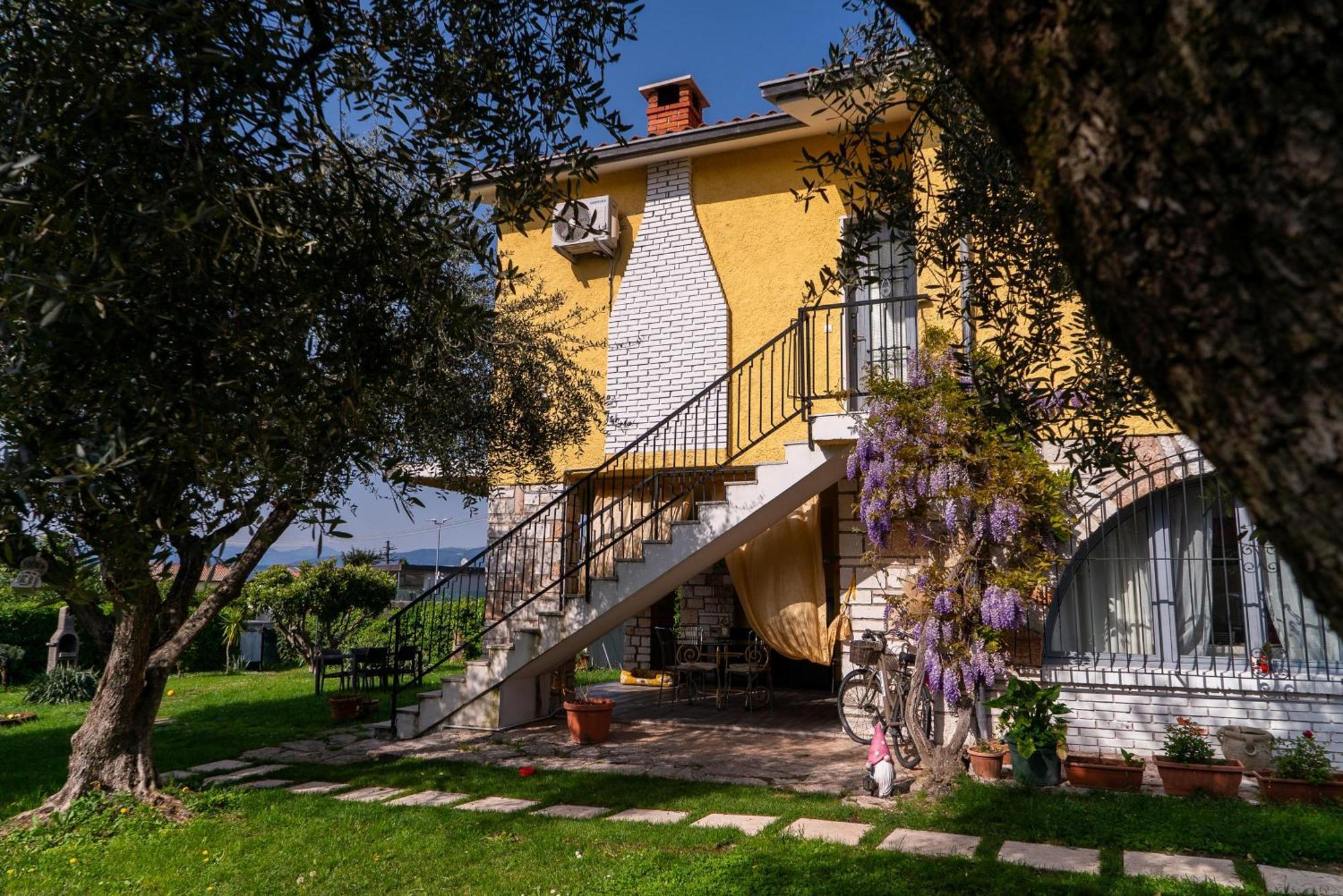 לאזיסה Villa La Magnolia - Private Beach Access, Garden, Views מראה חיצוני תמונה